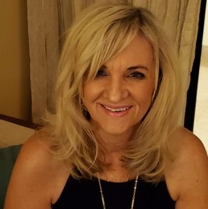 Meet your Posher, Candace